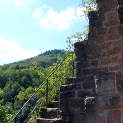 Discovery package of the Nideck castle and its Waterfalls